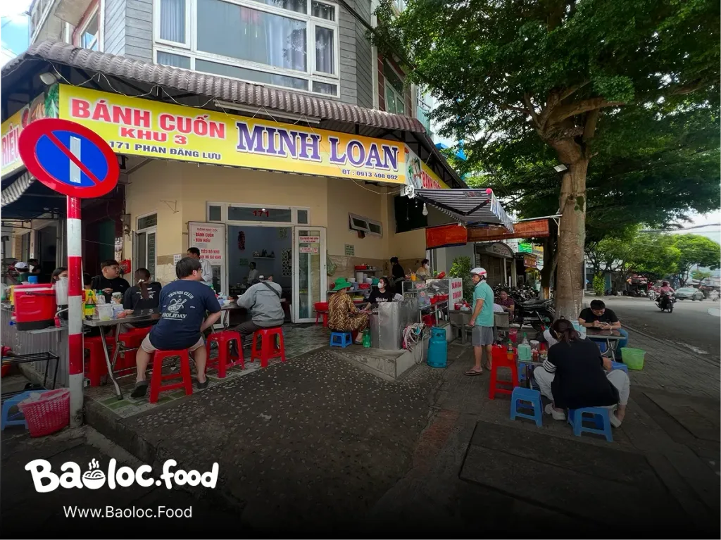 Mặt tiền Bánh Cuốn Minh Loan Bảo Lộc tại 171 Phan Đăng Lưu với không gian bình dân thoáng
