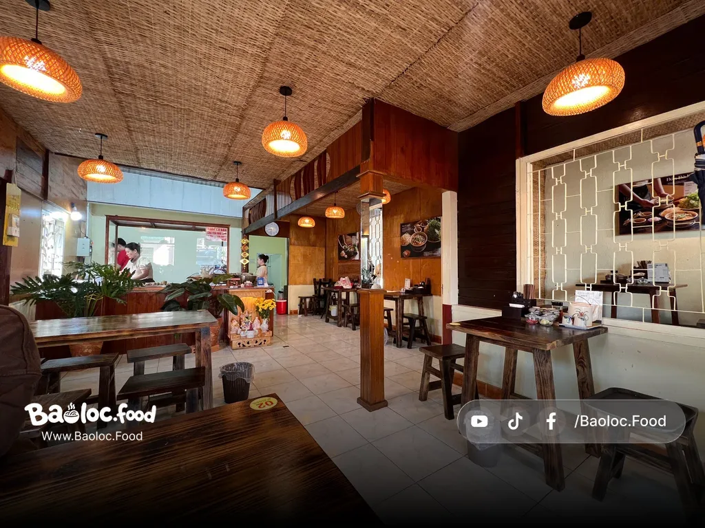 không gian quán bún bò bà kỷ bảo lộc