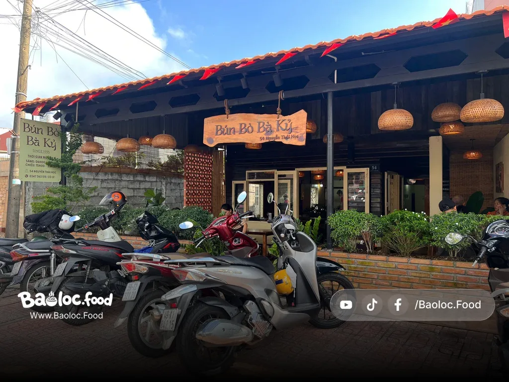 mặt tiền quán bún bò bà kỷ bảo lộc