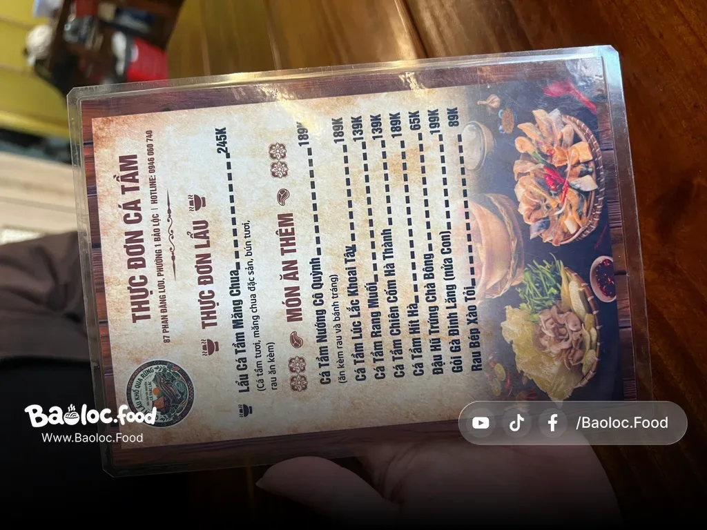 Menu quán cô quỳnh được thiết kế chỉn chu dễ nhìn
